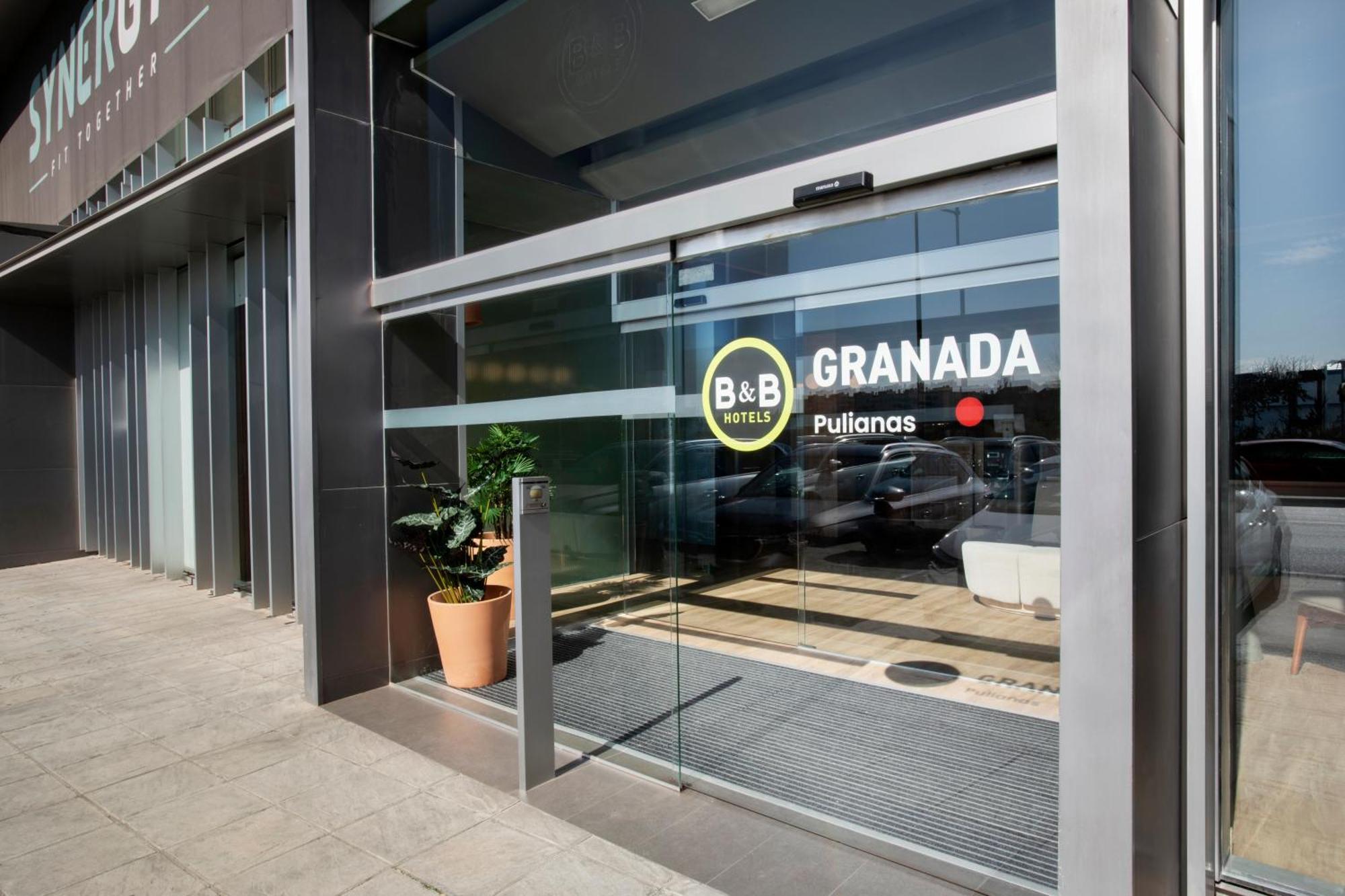 Granada Hotel *